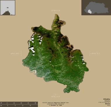 Chhukha, Butan bölgesi. Sentinel-2 uydu görüntüleri. Bilgilendirici örtülerle sağlam arkaplanda izole edilmiş şekil. Değiştirilmiş Kopernik Sentinel verileri içerir