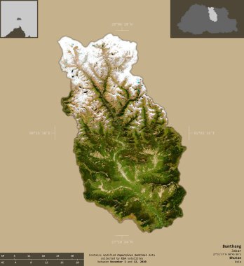 Bumthang, Bhutan bölgesi. Sentinel-2 uydu görüntüleri. Bilgilendirici örtülerle sağlam arkaplanda izole edilmiş şekil. Değiştirilmiş Kopernik Sentinel verileri içerir