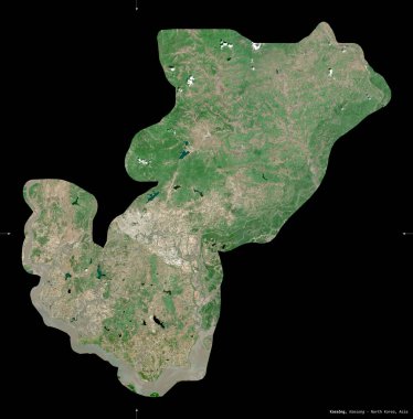 Kaesong, Kuzey Kore 'nin özel yönetim bölgesi. Sentinel-2 uydu görüntüleri. Siyah üzerine izole edilmiş şekil. Tanımı, başkentin yeri. Değiştirilmiş Kopernik Sentinel verileri içerir