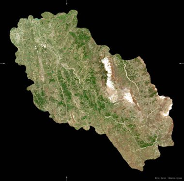 Berat, Arnavutluk Eyaleti. Sentinel-2 uydu görüntüleri. Siyah üzerine izole edilmiş şekil. Tanımı, başkentin yeri. Değiştirilmiş Kopernik Sentinel verileri içerir