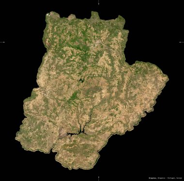 Braganca, Portekiz bölgesi. Sentinel-2 uydu görüntüleri. Siyah üzerine izole edilmiş şekil. Tanımı, başkentin yeri. Değiştirilmiş Kopernik Sentinel verileri içerir