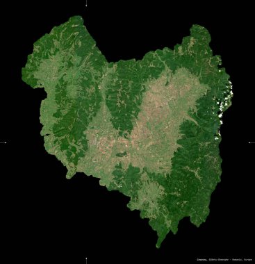 Covasna, Romanya Bölgesi. Sentinel-2 uydu görüntüleri. Siyah üzerine izole edilmiş şekil. Tanımı, başkentin yeri. Değiştirilmiş Kopernik Sentinel verileri içerir