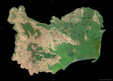 Tulcea, Romanya Bölgesi. Sentinel-2 uydu görüntüleri. Siyah üzerine izole edilmiş şekil. Tanımı, başkentin yeri. Değiştirilmiş Kopernik Sentinel verileri içerir
