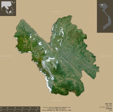 Lao Cai, Vietnam vilayeti. Sentinel-2 uydu görüntüleri. Bilgilendirici örtülerle sağlam arkaplanda izole edilmiş şekil. Değiştirilmiş Kopernik Sentinel verileri içerir