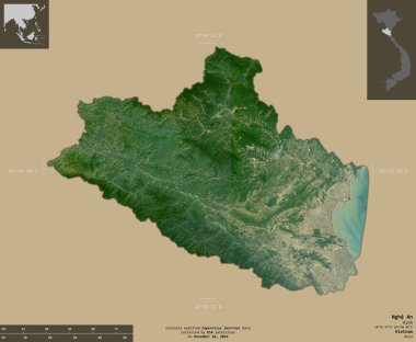Nghe An, Vietnam vilayeti. Sentinel-2 uydu görüntüleri. Bilgilendirici örtülerle sağlam arkaplanda izole edilmiş şekil. Değiştirilmiş Kopernik Sentinel verileri içerir