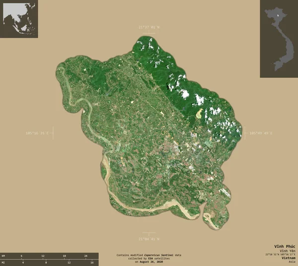 Vinh Phuc, Vietnam vilayeti. Sentinel-2 uydu görüntüleri. Bilgilendirici örtülerle sağlam arkaplanda izole edilmiş şekil. Değiştirilmiş Kopernik Sentinel verileri içerir