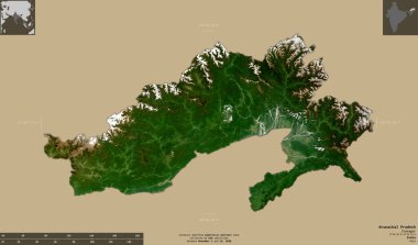 Arunachal Pradesh, Hindistan Eyaleti. Sentinel-2 uydu görüntüleri. Bilgilendirici örtülerle sağlam arkaplanda izole edilmiş şekil. Değiştirilmiş Kopernik Sentinel verileri içerir