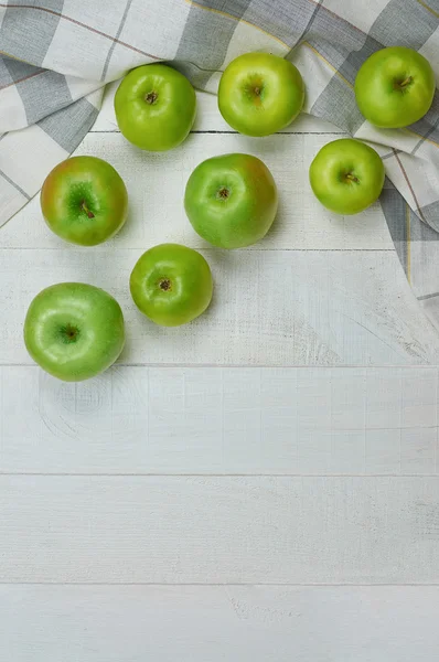 Manzanas verdes maduras —  Fotos de Stock