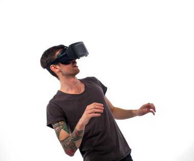 Sanal gerçeklik kulaklık erkekte