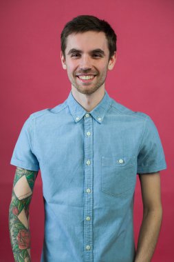 Stüdyo bir adam portresi