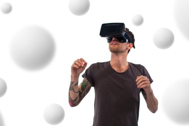 Sanal gerçeklik kulaklık erkekte