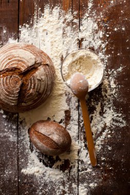 Masada ekmek ve un var.