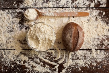 Masada ekmek ve un var.