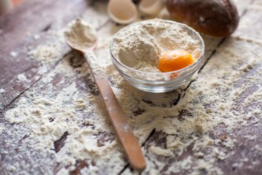 Kase un yumurta ve ekmek