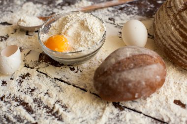 Kase yumurta ve ekmek unu