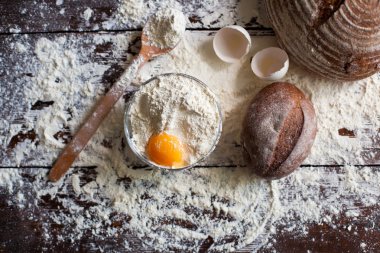 Kase un yumurta ve ekmek