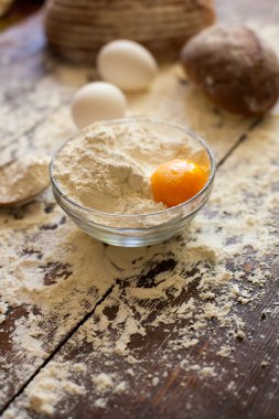 Kase yumurta ve ekmek unu