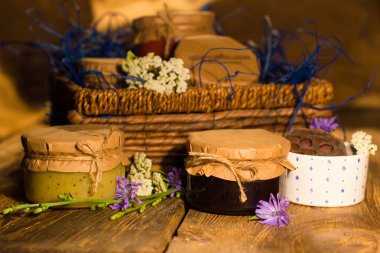 Lezzetli blackcurrant ve muz reçeli Cam Kavanoz