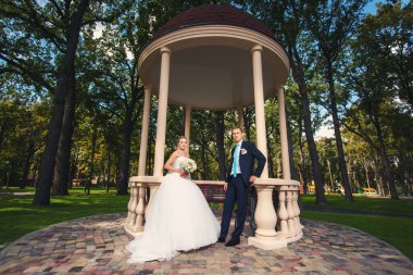 Gelin ve Damat Düğün parkta doğum