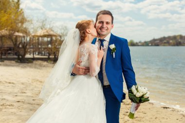 Gelin ve damat Nehri yakınında