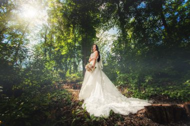 Gelin gelinlik ormandaki