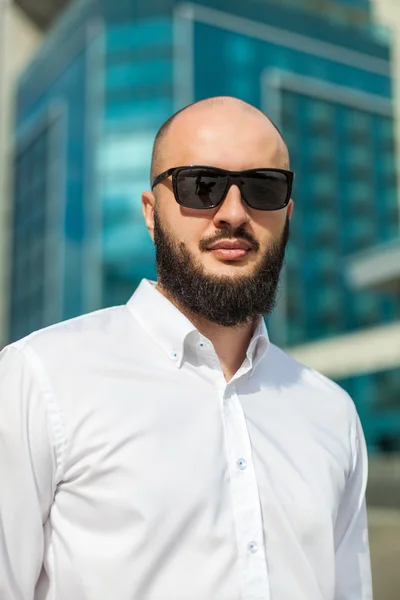 Businessman in sunglasses — Zdjęcie stockowe