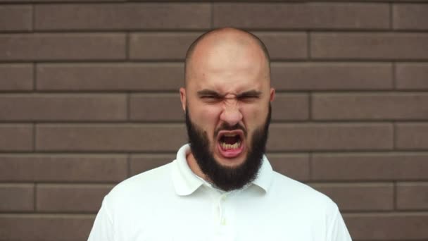 Homem com Barba gritando — Vídeo de Stock
