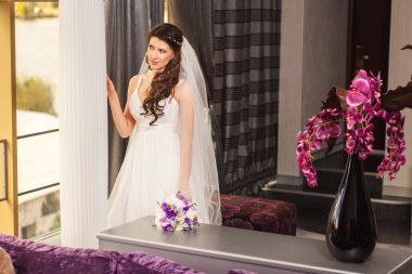 Gülümseyen güzellik gelin