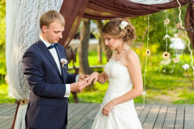 Damat Düğün arch yakınındaki yüzüğü