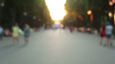 İnsanlar yaz park bulanık hızlı mod aracılığıyla