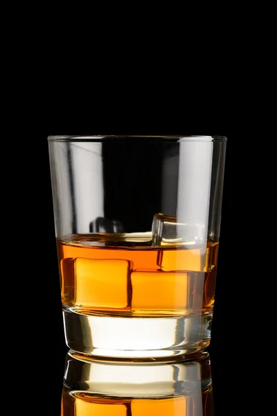 Whisky with ice cubes — Stock Photo, Image