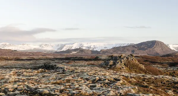 Icelandic volcanic landscape in spring — Stock Photo, Image