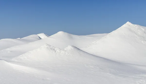 Baykal karlı tepeler