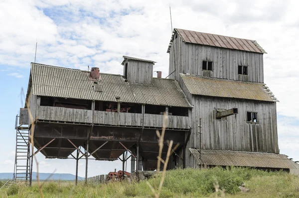 Silosu bina eski yıpranmış