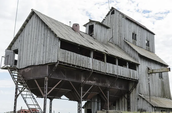 Silosu bina eski yıpranmış