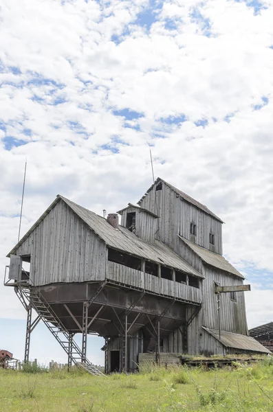 Silosu bina eski yıpranmış