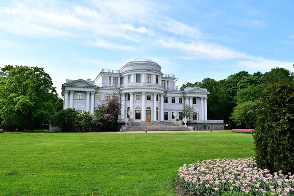 Palacio de Elagin en San Petersburgo — Foto de Stock