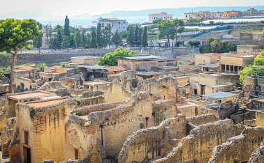 Napoli Körfezi kıyısındaki antik Roma şehri Herculanum 'un kalıntıları..