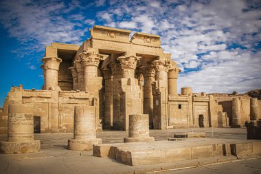Kom-Ombo, Mısır 'daki antik Sebek tapınağının kalıntıları.