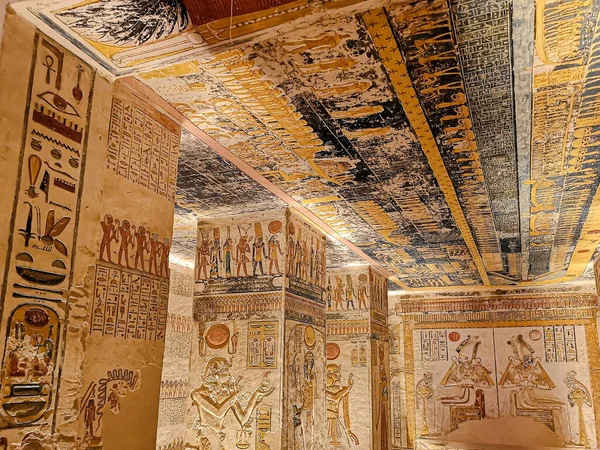  KV9, Kings 'Valley No. 9, Memnon 'un mezarı, 20. hanedanlıktan firavunların mezarı Ramses V ve Ramses VI.