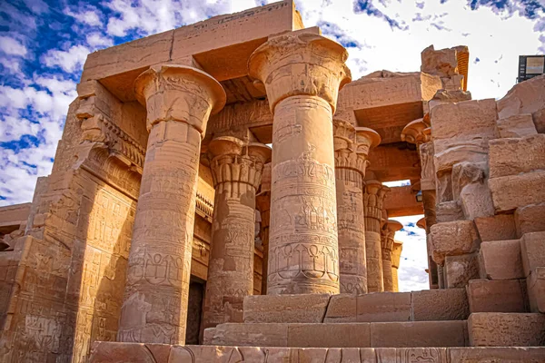Kom-Ombo, Mısır 'daki antik Sebek tapınağının kalıntıları.