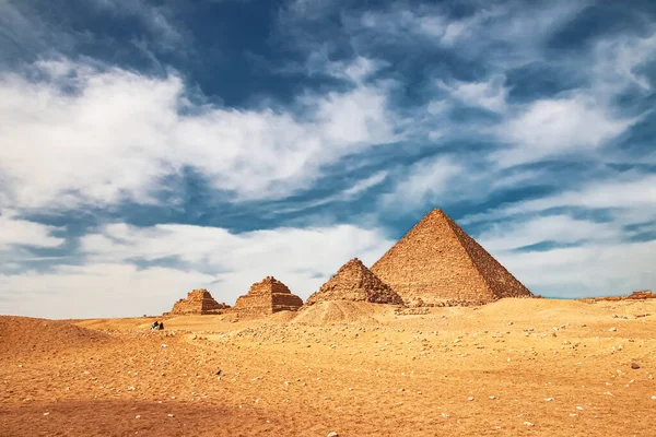 Oude Piramide Van Mycerinus Menkaura Piramides Van Koninginnen Menkaurev Giza Rechtenvrije Stockfoto's