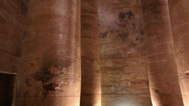 Edfu, Mısır 'daki Horus antik tapınağının kalıntıları.