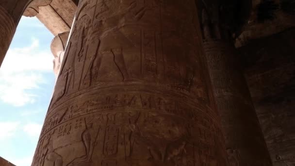 De ruïnes van de oude tempel van Horus in Edfu, Egypte — Stockvideo