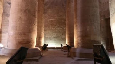 Edfu, Mısır 'daki Horus antik tapınağının kalıntıları.
