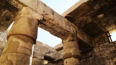 Mısır Karnak Tapınağı kalıntıları, Luxor 'daki en büyük açık hava müzesi.