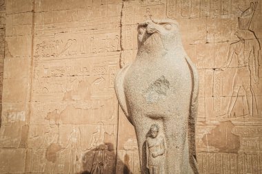 Edfu, Mısır 'daki Horus antik tapınağının kalıntıları..