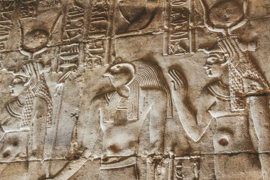 Edfu, Mısır 'daki Horus Antik Tapınağı' nın Baas-reef 'leri.