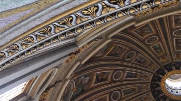 De magnifieke Domkerk van St. Peter's in het Vaticaan — Stockvideo