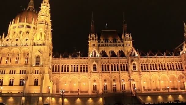 Nacht lichten van het Hongaarse Parlement — Stockvideo